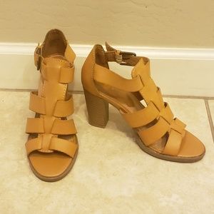 Bongo brown leather sandals!!